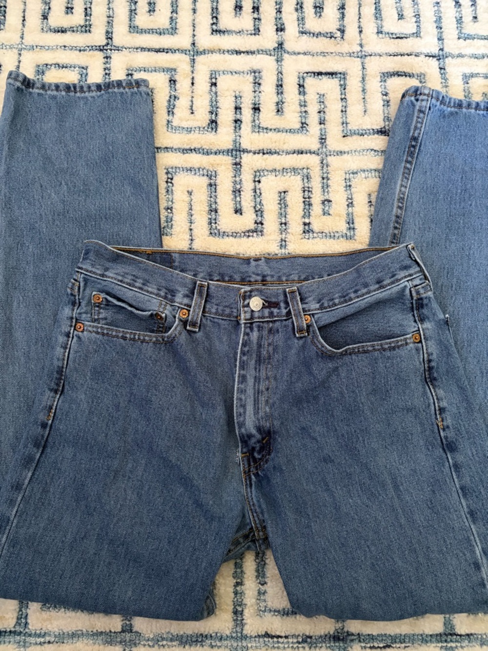 Levi's Men's Medium Blue Straight Jeans - Picture 4 of 4
